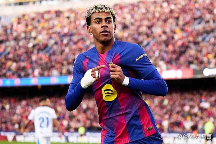 SI评选当今足坛25佳右边锋：18岁天才登顶，梅西仅第6